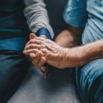 senior-married-hands